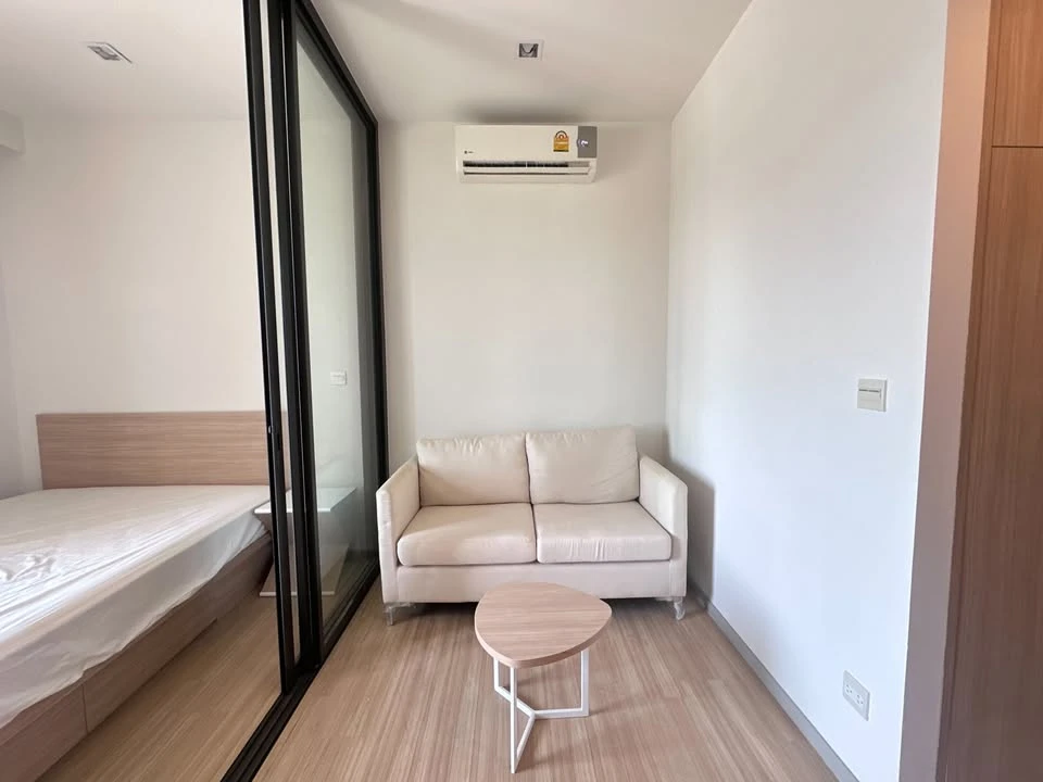 Pet Friendly Condo Live your best life at M Jatujak! Available for rent, book now.