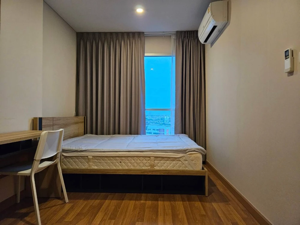 Condo for rent: Lumpini Place Ratchada-Sathu Pradit. Ready to move in. Fully furnished and equipped with appliances. Hurry and reserve now!