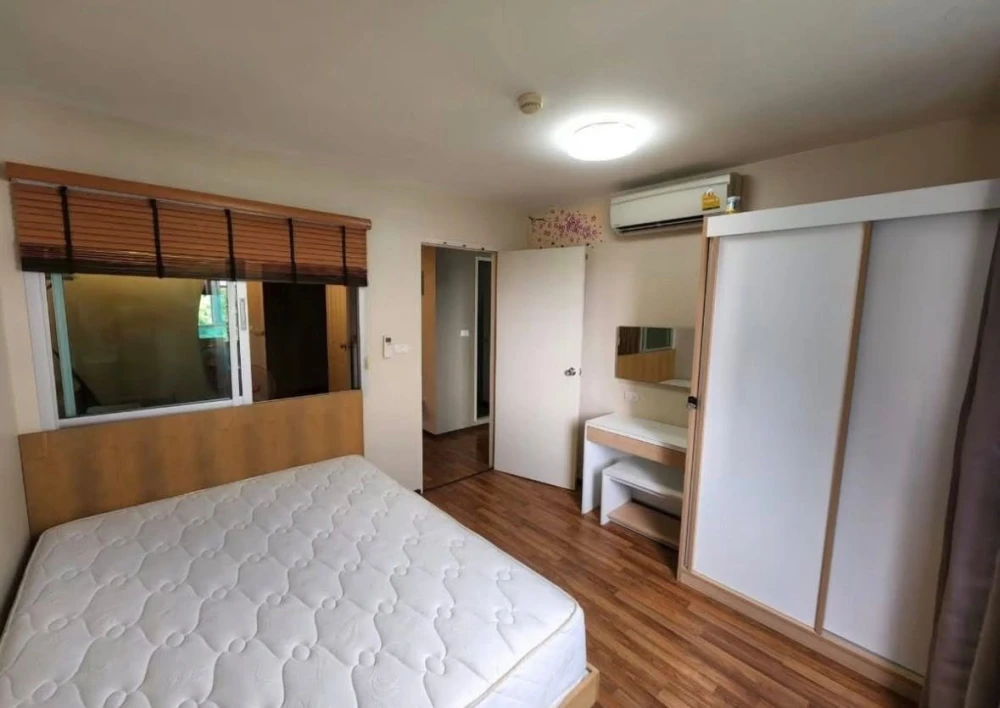 Condo U Ratchayothin (Phaholyothin 32): Beautiful room, great view, ready to move in.