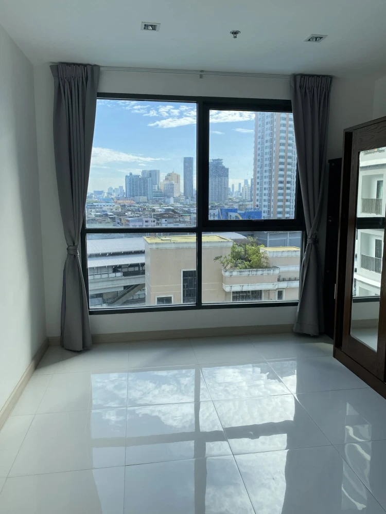 Don't wait! Transform your life and enjoy greater convenience in the city at Ideo Mobi Sathorn Condo.