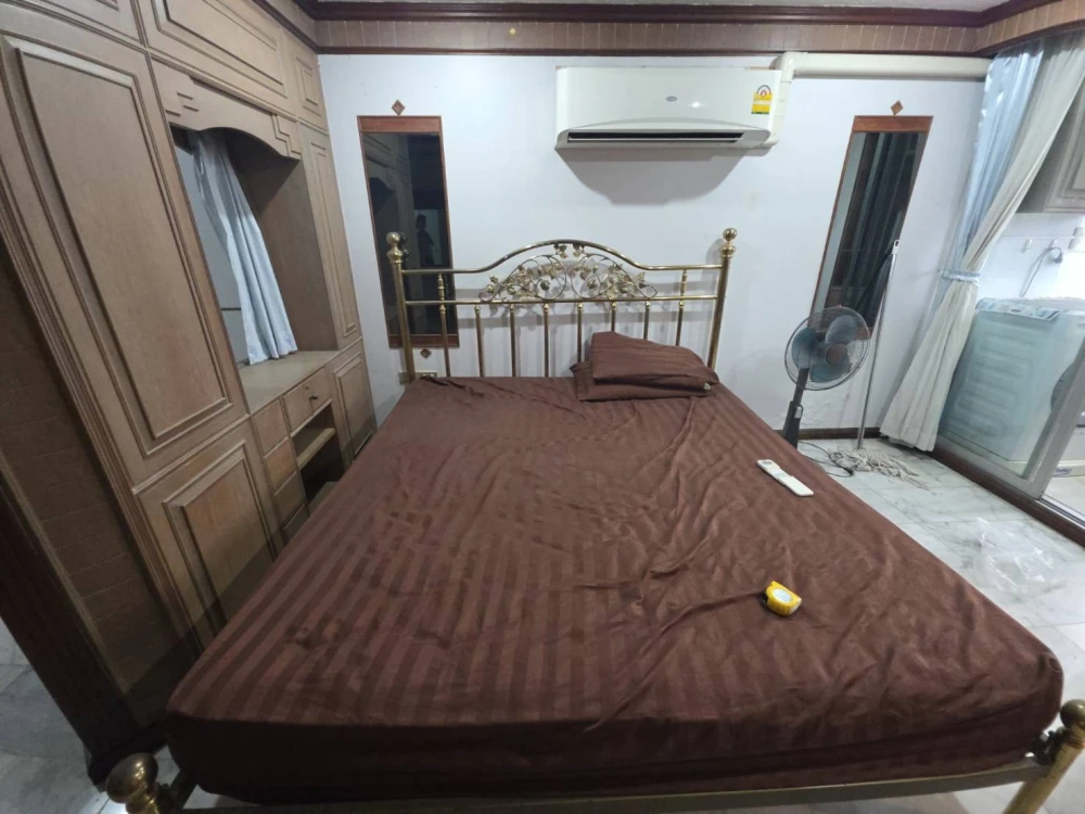 ITF Silom Palace Condo: Beautiful rooms, stylish design, great location.