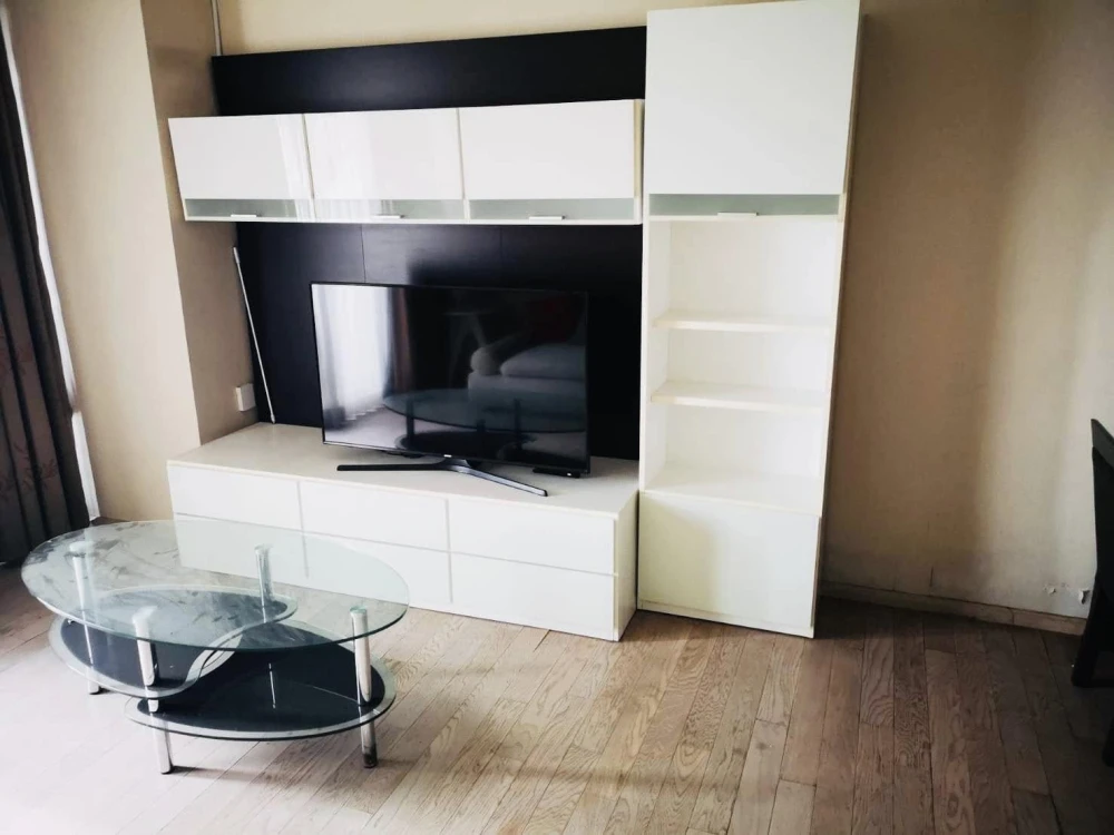 Urgent! Noble Solo Condo for rent, 2 bedrooms (83 sq. m.), fully furnished, high-end, near BTS Thonglor.