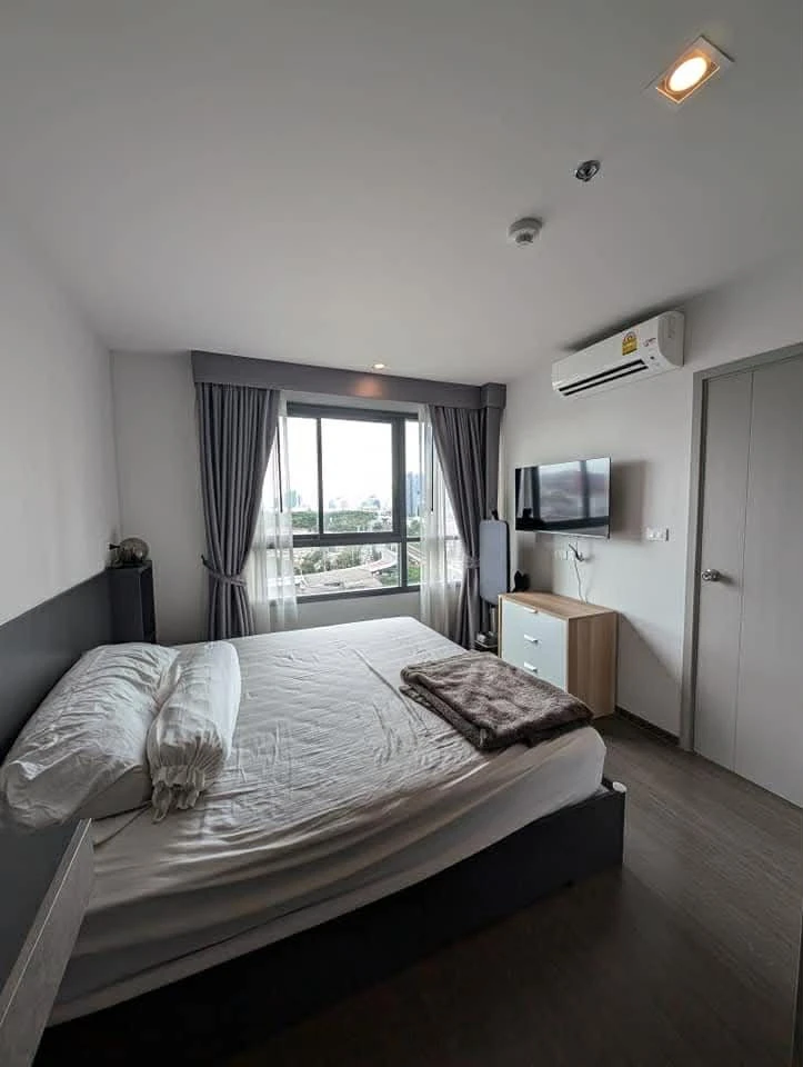 For sale or rent: Ideo Phahonyothin-Chatuchak condo, ready to move in, fully furnished with appliances. Just bring your personal belongings.