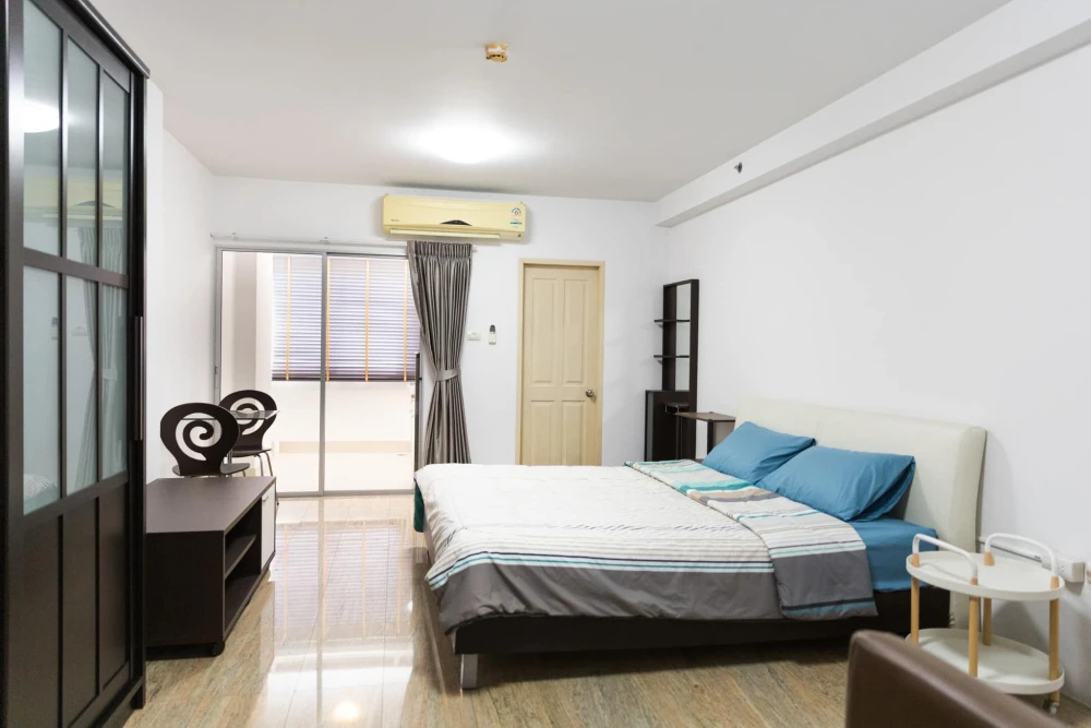 Condo for rent, Supalai Park, Tiwanon Intersection, Studio room, big window, CITY VIEW. Not booking is making a big mistake.