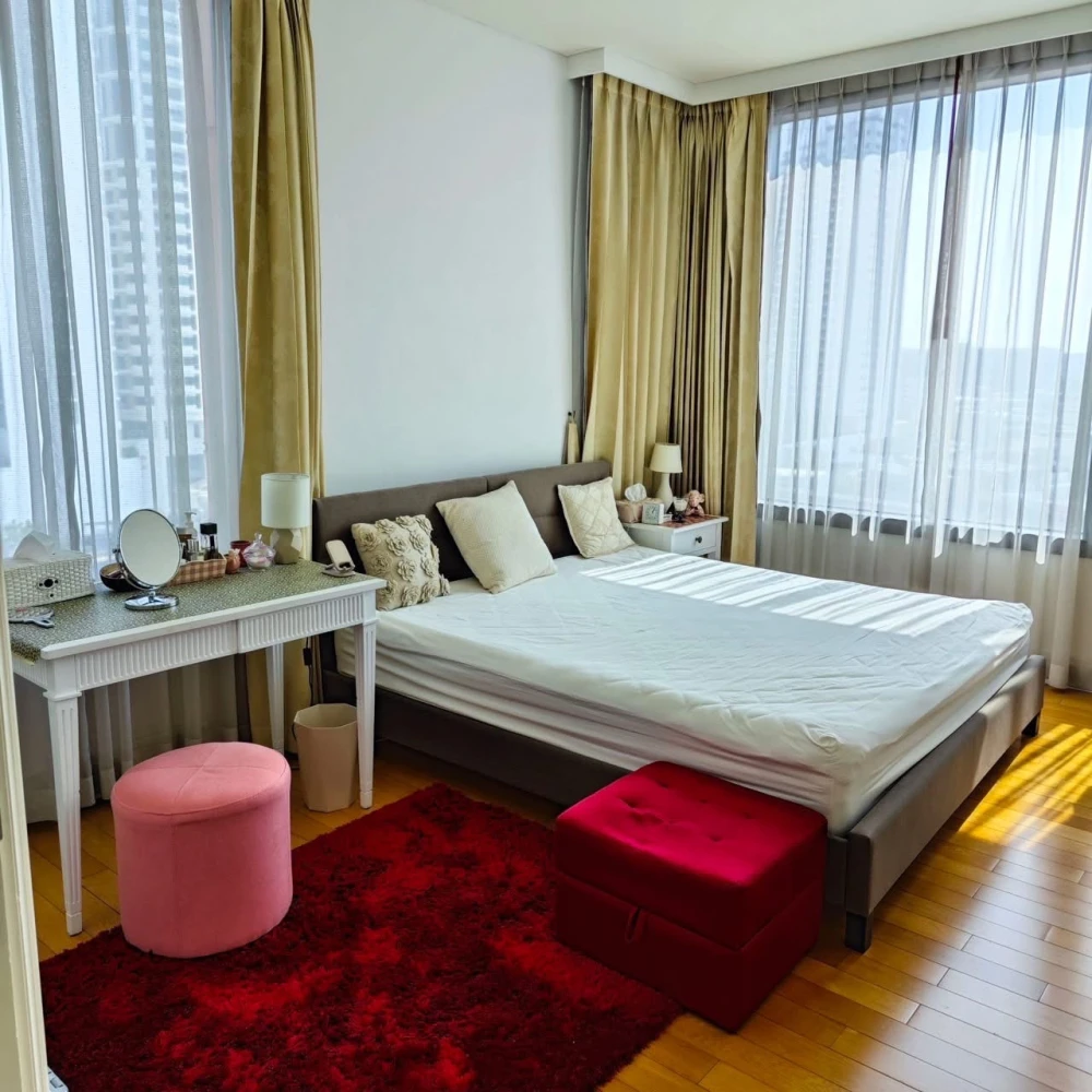 22 high floors, large rooms, 8 bedrooms, urgent.