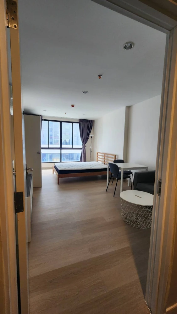 For rent, The Tree Interchange, studio room, 14th floor, high view, friendly price, do not book, you will regret it later.