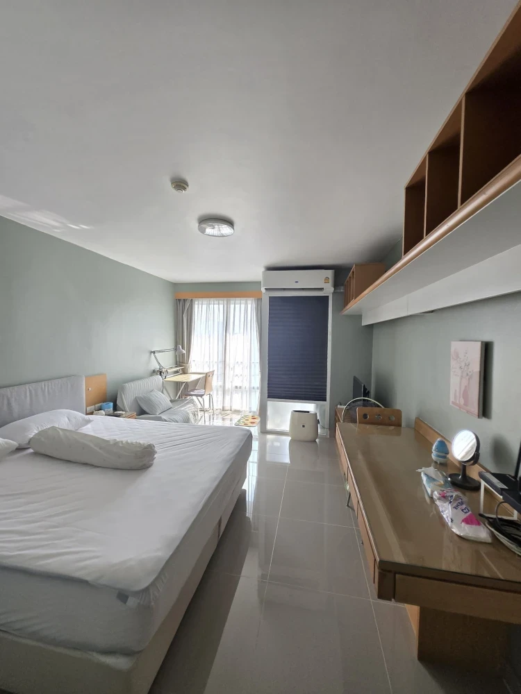 Condo for rent: I-House Rama 9-Ekkamai, studio room with furniture + complete set of electrical appliances. Book now.
