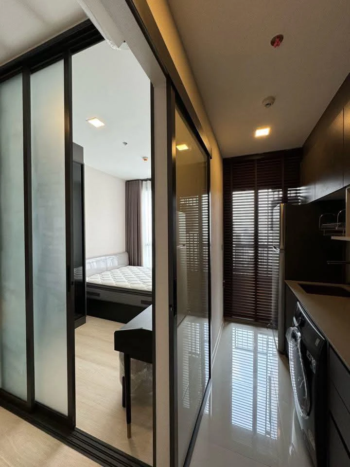 Condo for rent at The Privacy Chatuchak. Nice unit, fully furnished with appliances. Just bring your belongings and move in! Don't miss out!