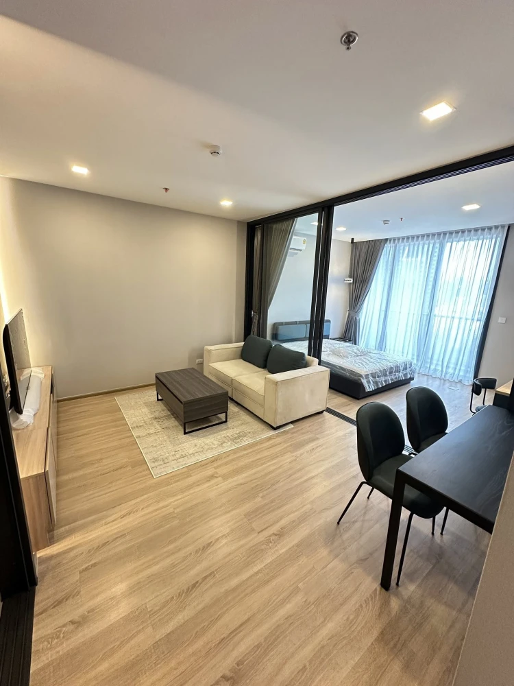 Condo for rent – ​​XT Phayathai. Ready to move in, spacious living area, amazing price. Book now, don't miss out!