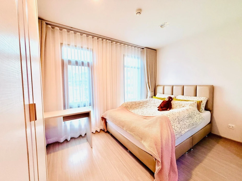 Condo for rent at Aspire Asoke - Ratchada. Fully furnished and ready to move in. Everything you need is here. Book now! Don't miss this opportunity.