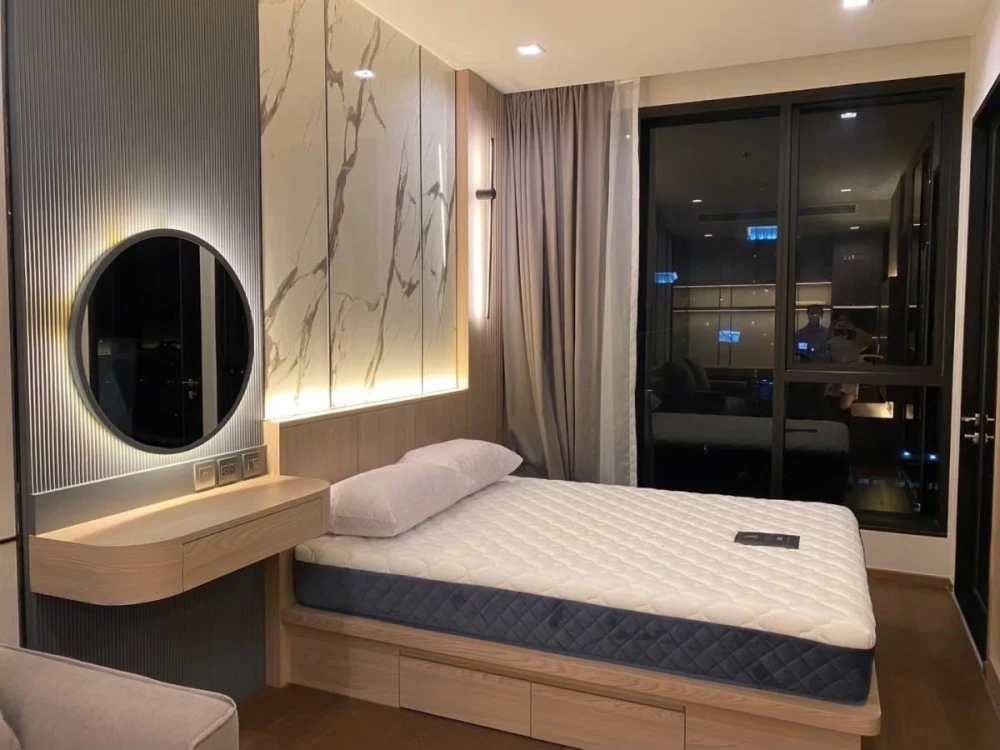 Condo for rent at Ideo Q Victory. Nicely decorated with high-quality built-in furniture. Amazing price! Book today! Don't miss out!