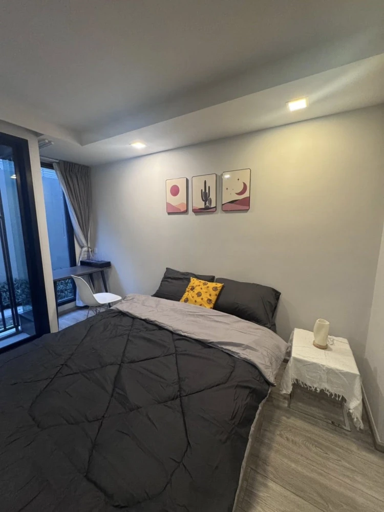 Pet-friendly condo for rent at Maestro 14 Ratchathewi. Studio unit, 1st floor. Perfect for pet owners! Don't miss this opportunity!