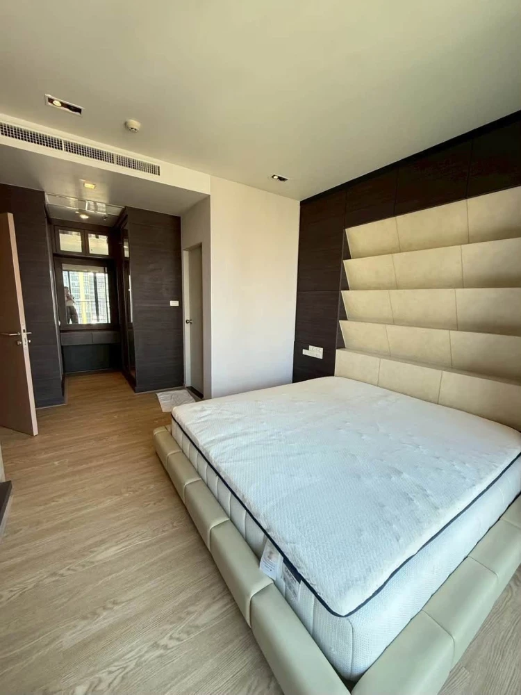 Spacious condo for rent at Noble Solo—offering ample living space and full facilities. Book now—don't miss out!