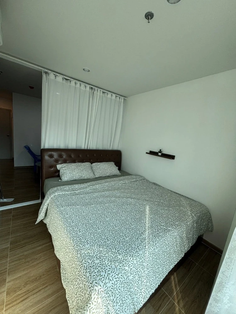Condo for rent at Regent Home Bangna. Fully furnished and equipped with appliances. Just bring your suitcase and move in!