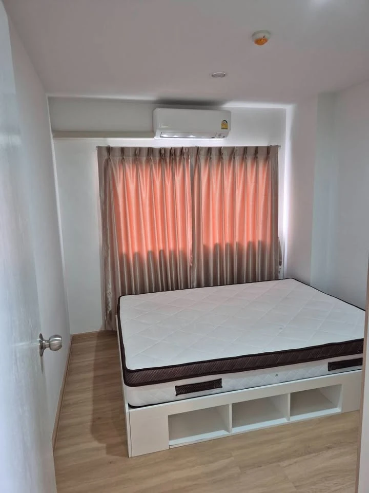 Condo for rent SENA KITH Chalongkrung Latkrabang, room size 38 sq m., beautiful built-in furniture, complete furniture, corner room, move in now.