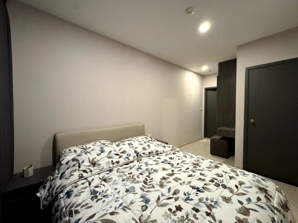 Urgent rental! Elio Del Nest condo, large and comfortable unit with ample living space. Amazing price! Book now!