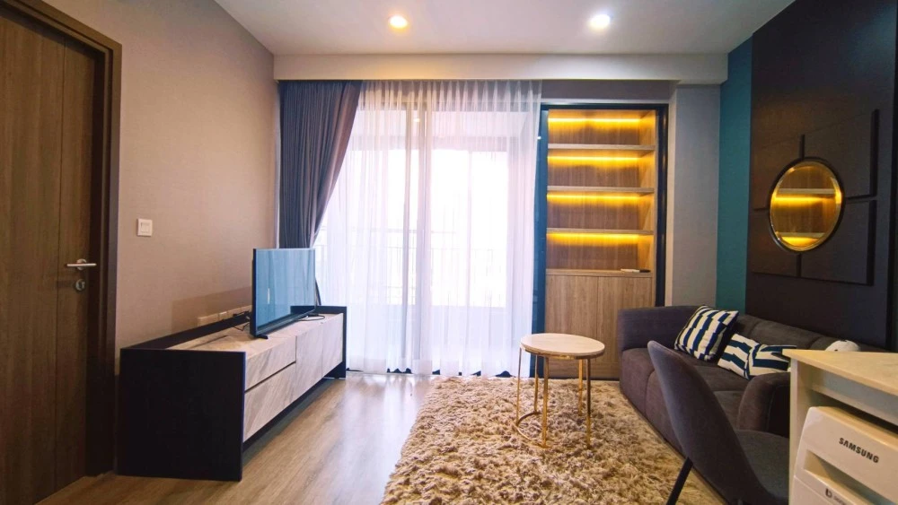 Condo for rent immediately! Ideo Mobi Asoke, 27th floor, high floor with stunning views. Fully furnished with appliances. Just bring your suitcase and