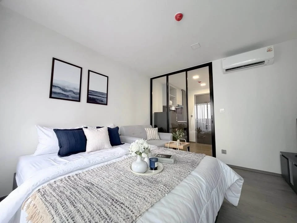 Urgent rental: Maroon Ratchada 32. Move-in ready unit with full amenities. Great value—book now before it's gone!