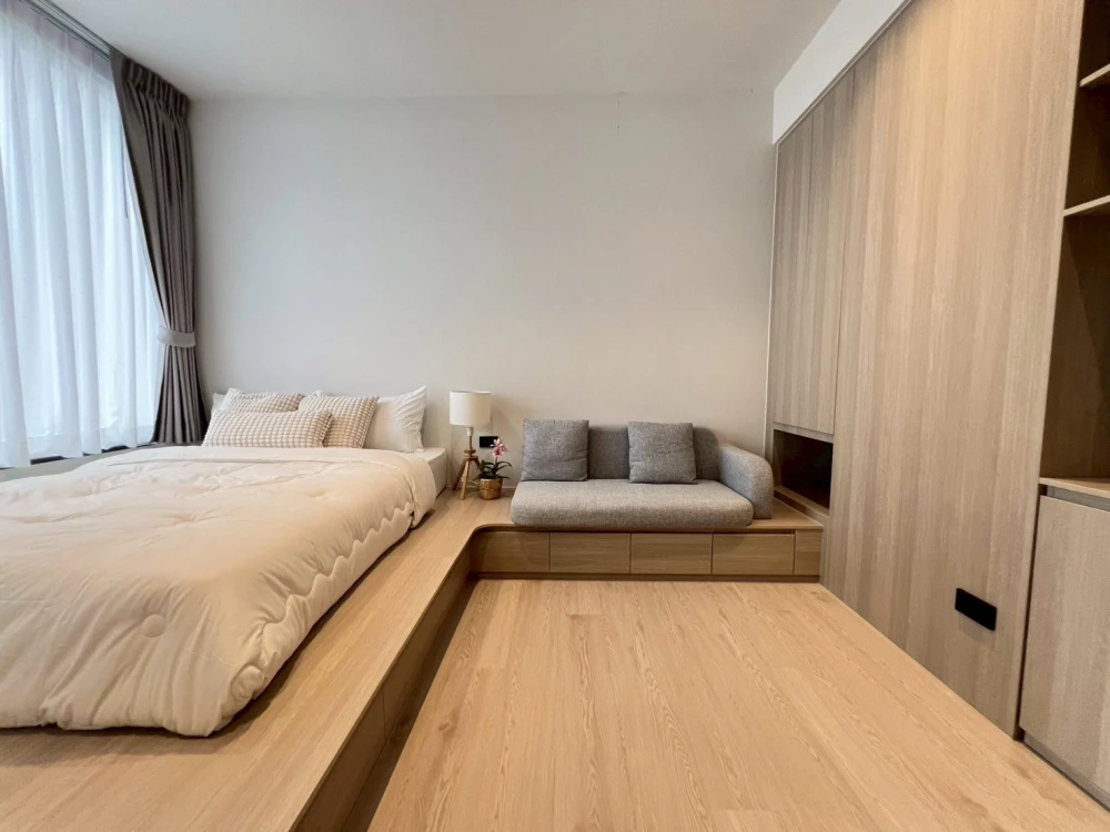For rent: Reference Sathorn-Wongwian Yai project, beautifully decorated room, well-built-in, book now, don't miss out.