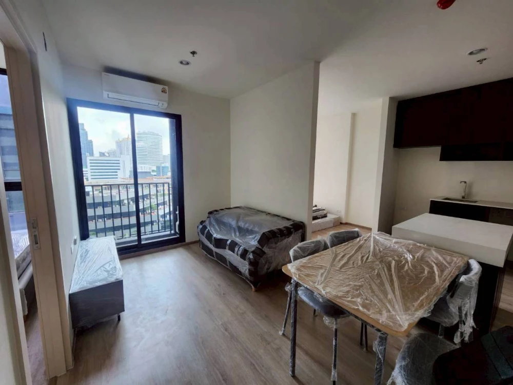For rent or sale: Nue District R9 Rama 9. Large, comfortable rooms with ample living space. Don't miss out!