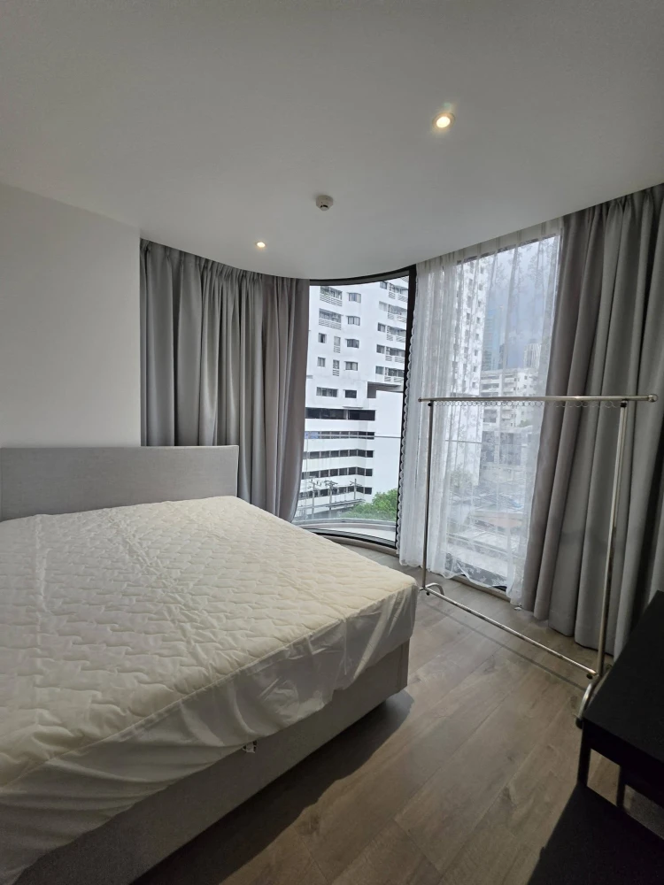 Condo for rent, Finn Asoke. Spacious and comfortable unit with ample living space. Fully furnished with appliances. Don't miss out!