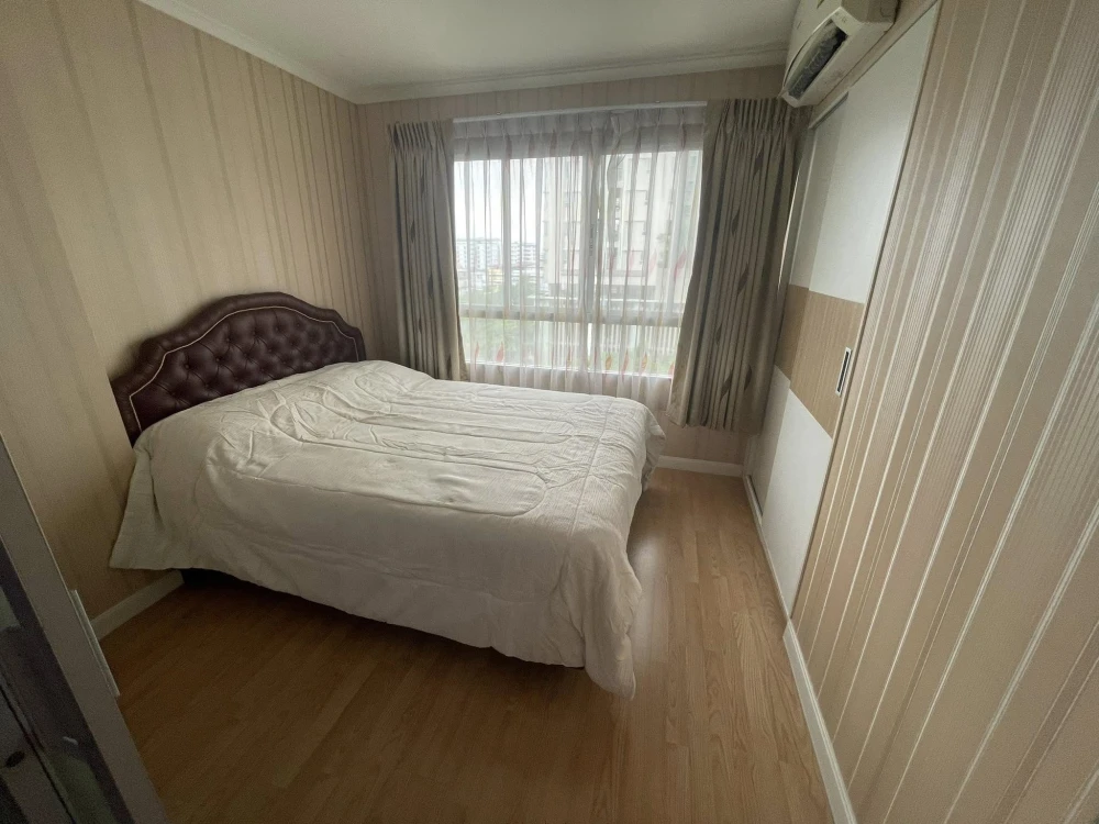 Condo for rent, Lumpini Park Pinklao, separate rooms, nice wallpaper, hurry and reserve now.