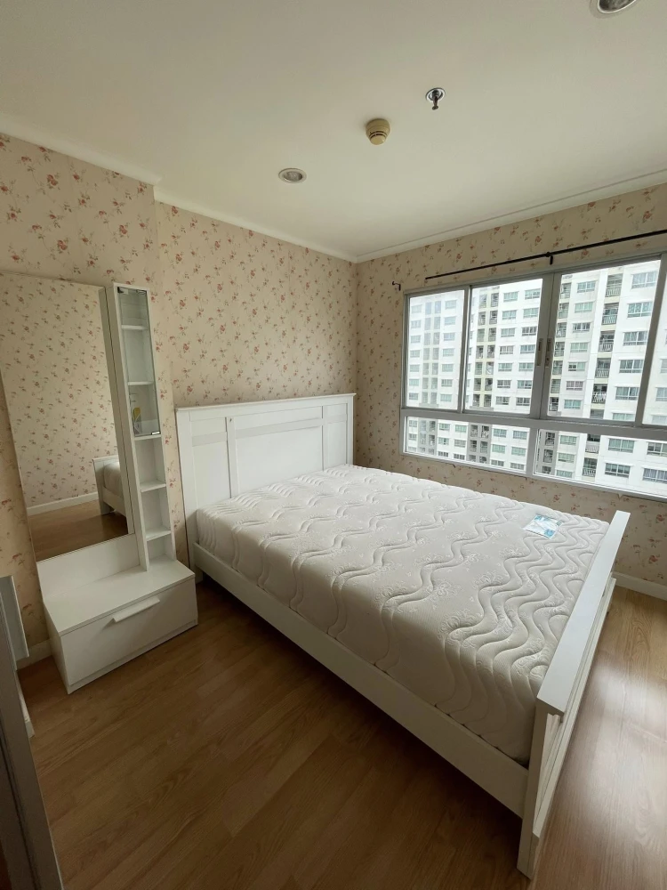 Condo for rent, Lumpini Park Pinklao, room with good wallpaper, great price, if you don't reserve, you'll regret it.
