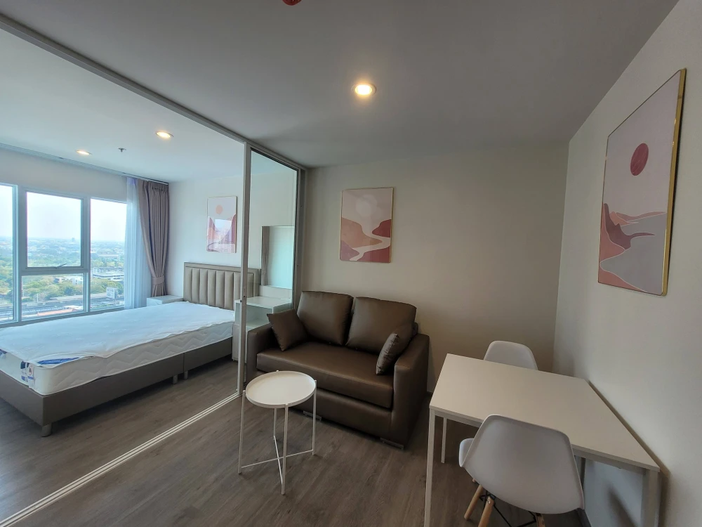 Condo for rent, Regent Home Bangna. Nice unit, fully furnished with appliances, 24th floor, pool view. Book now!