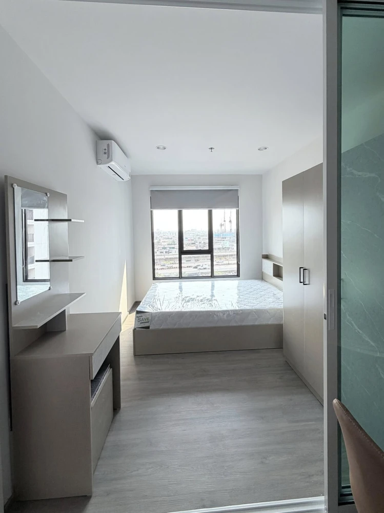 For rent: Regent Home Wutthakat. Rooms are clearly partitioned, the price is affordable, and everything you need is here. You don't want to miss this!