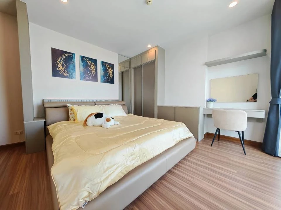 For rent: Supalai Premier Charoen Nakhon, corner room with privacy, fully furnished, ready to move in. Don't miss out, you'll regret it later.