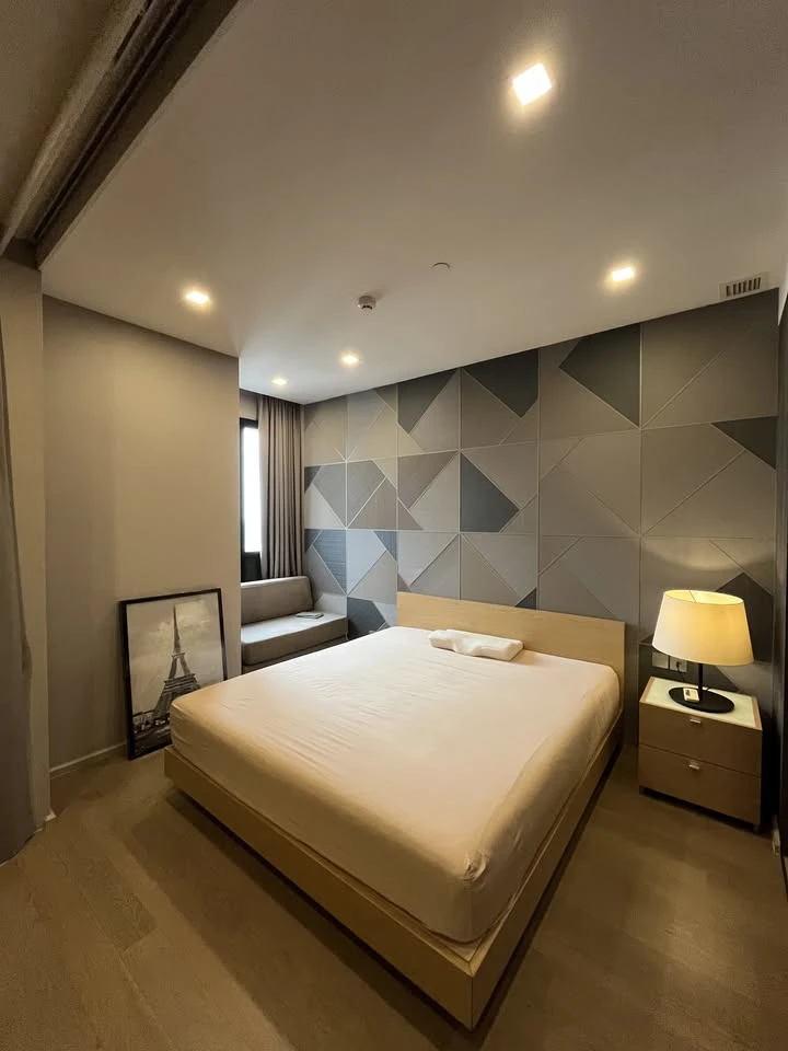 Ashton Asoke for rent, beautifully decorated room, well-built, 44th floor, high view, convenient, complete in one place, come and reserve now.