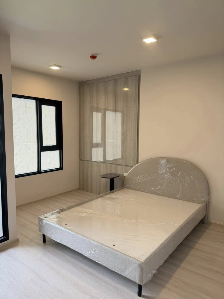 Cobe Ratchada – Rama 9 combined unit for rent, offering spacious living area. Pet-friendly – ​​don't miss out!