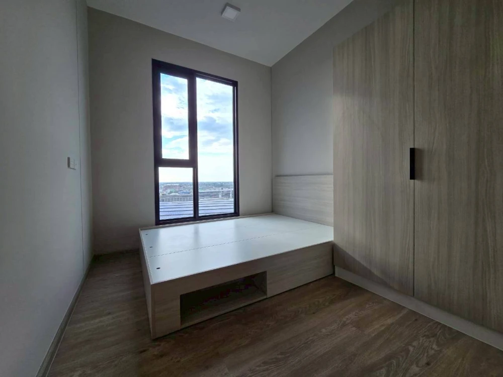 For rent: PLUM CONDO NEW WEST, ready to move in, fully furnished, appliances included, just bring your suitcase and move in.