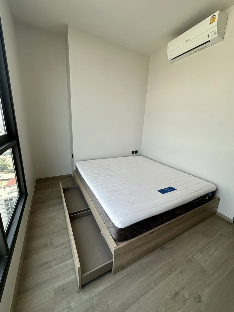 Ready-to-move-in unit for rent at The Crest Park Residences, 35th floor, city view. Everything you need is here. Book now!