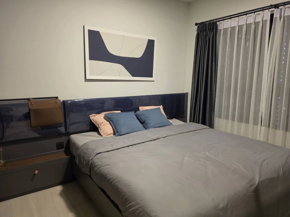 Apartment for rent at The Key MRT Phetkasem 48. Nice room, fully furnished. Just bring your suitcase and move in!