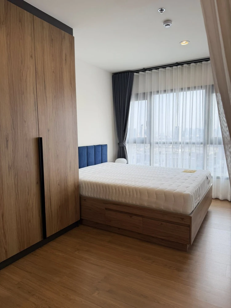 The Line Vibe condo for rent. Fully furnished with all amenities. Just bring your belongings and move in! Don't miss out!