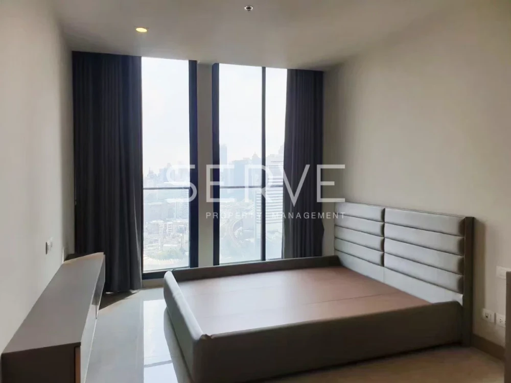 A rare find – a large, luxurious condo in the heart of the city, Noble Ploenjit.