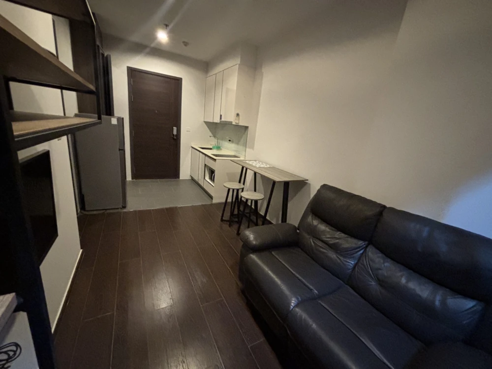 Condo for rent, C Ekkamai, the cheapest rental price, built-in washing machine as well, more than worth it.