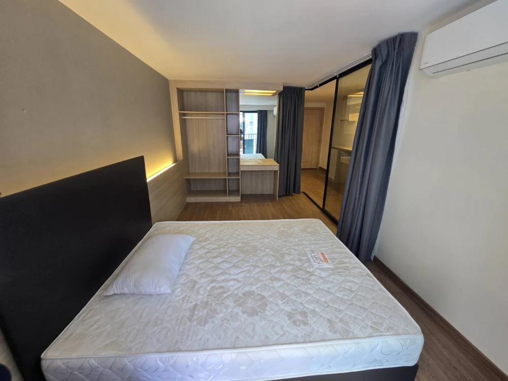 Level Condominium, available room for rent Fully furnished Ready to move in Convenient location to travel Good rental price
