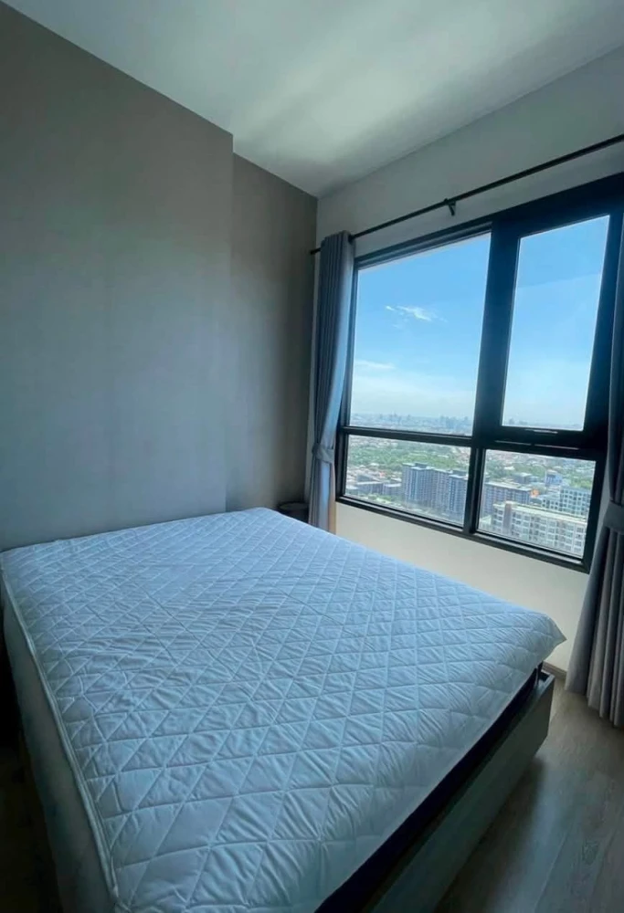 Condo for rent at KnightsBridge Prime On-Nut, 43rd floor. High floor with stunning views and complete amenities. Don't miss out!