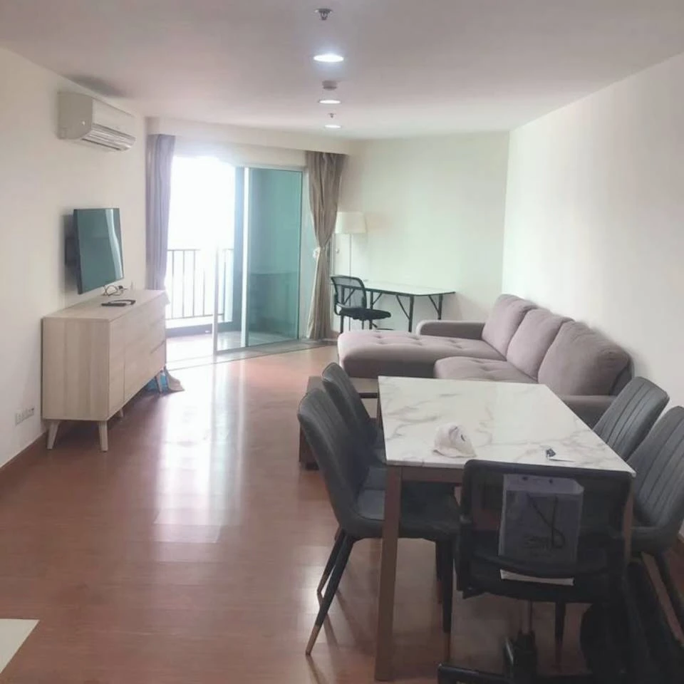 For rent Belle Grand Rama 9, 17th floor, 2 bedrooms, with furniture, book now, don't wait, hurry up.
