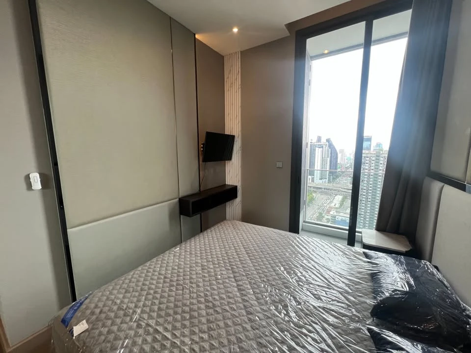 Condo for rent, The Esse at Singha Complex, high floor, fully furnished, ready to move in, next to MRT Phetchaburi