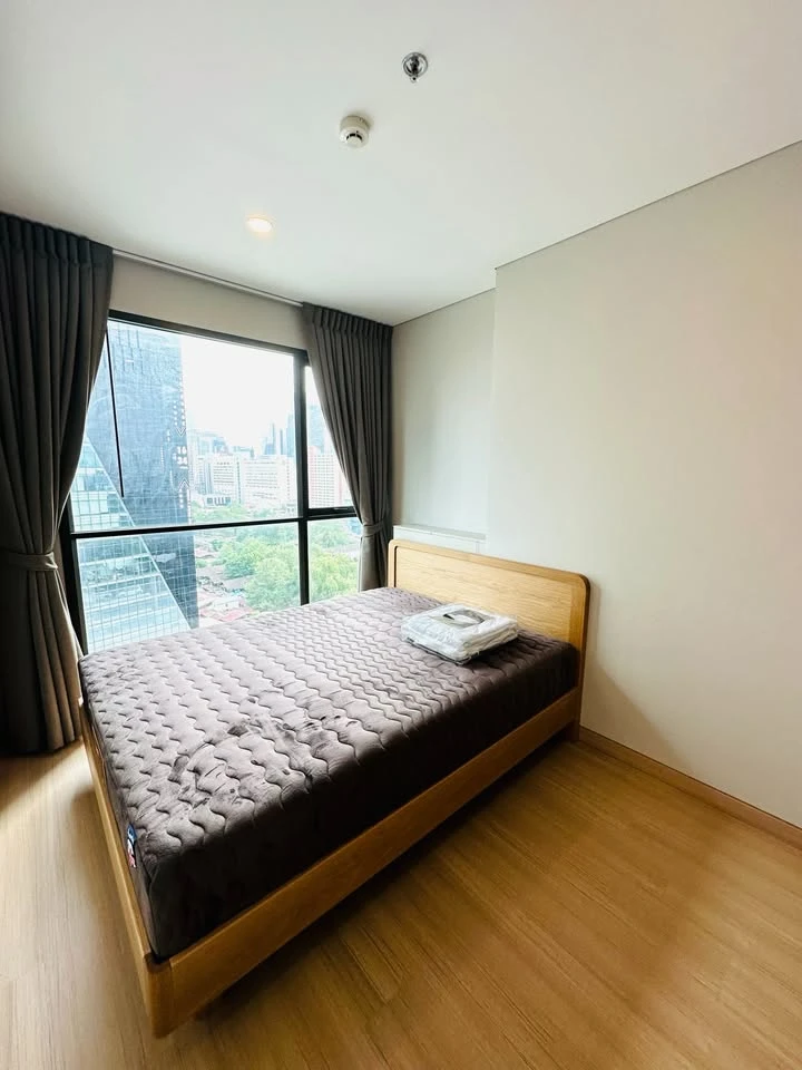 Condo for rent, Lumpini Suite Phetchaburi-Makkasan, nice room, spacious size, fully furnished, lovely price, don't miss it.