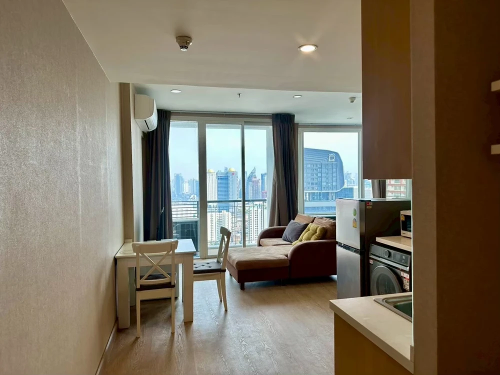 Condo for rent, Villa Ratchathewi, high floor, great city view, STUDIO room, fully furnished. Ready to move in. Book now.