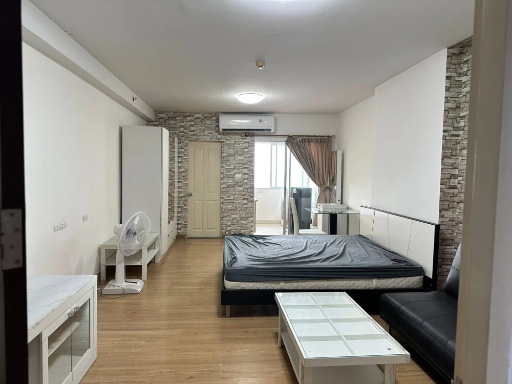 Condo for rent at Supalai Park Kaset, wide room, good weather, beautiful view, convenient transportation, near the train station Book now. Don't miss