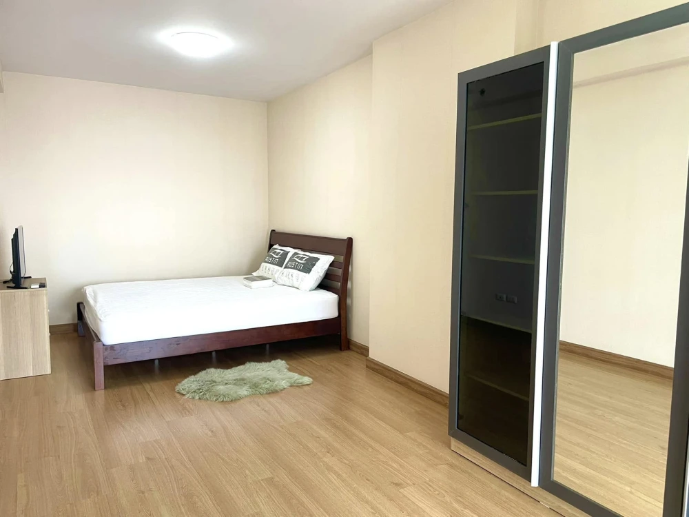 Condo for rent, Supalai Park Ekkamai-Thonglor, south, ready to move in, near BTS, don't wait.