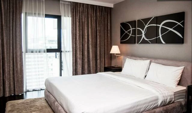 Condo for rent, Sathorn Gardens, beautiful room, fully furnished, complete with furniture and electrical appliances, book now.