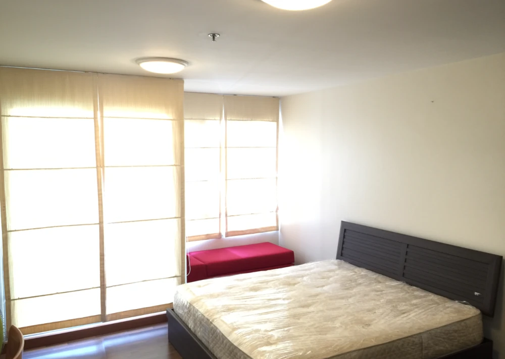 Condo for rent, Sukhumvit Plus, pool view New renovated room, ready to move in, don't miss it!!