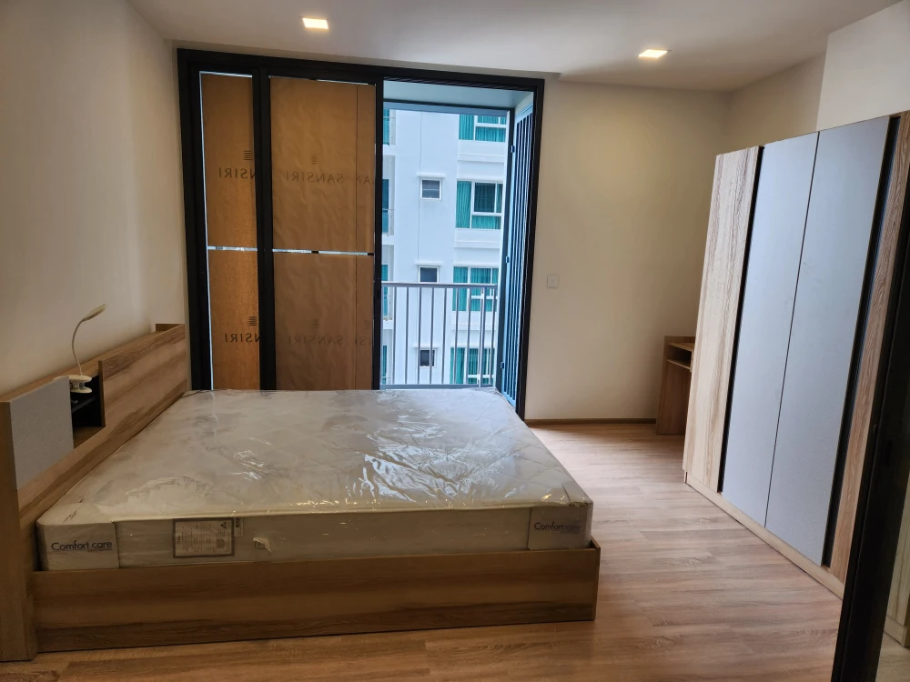 Condo for rent, XT Phayathai, good high floor, fully furnished, convenient travel, very good location.