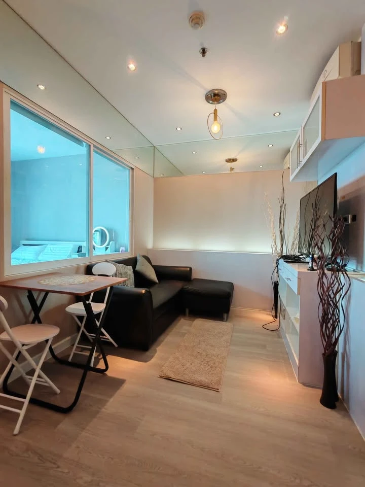 Condo for rent Life @ Ratchada-Huay Kwang. Complete electrical appliances, ready to move in. Don't miss it.
